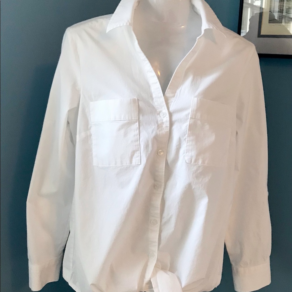 Jones of NY Signature White Blouse with waist tie. - Picture 2 of 8